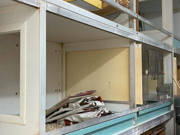 Van Keulen broedkooien (blok van zes) beschikbaar voor biedingen