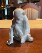 Porcelyn Aapje , met bronzen wesp, Ophalen of Verzenden