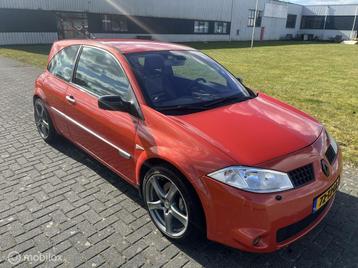 Renault Megane 2.0-16V Turbo RS / APK / 225PK / D-Riem / beschikbaar voor biedingen