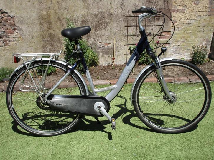 GIANT DAMESFIETS, Fietsen en Brommers, Fietsen | Dames | Damesfietsen, Gebruikt, Giant, (Extra) lage instap, Versnellingen, 50 tot 53 cm