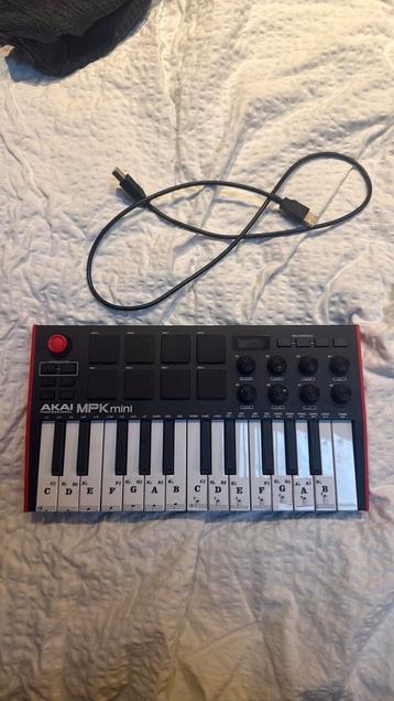 Akai mpk mini beschikbaar voor biedingen