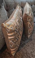 Riverdale 2 kussens in zeer goede staat., Ophalen, Zo goed als nieuw, Vierkant