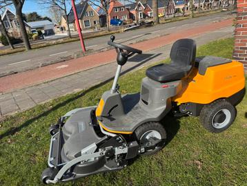 Nieuwe Stiga park 300M Frontmaaier zitmaaier beschikbaar voor biedingen
