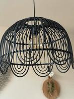 Zwarte rotan hanglamp, Ophalen of Verzenden, Zo goed als nieuw, Metaal, Minder dan 50 cm