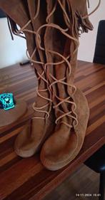 Minnetonka Moccasin Hoge laars Leer Bruin maat 40 / 9, Hoge laarzen, Bruin, Ophalen of Verzenden, Zo goed als nieuw