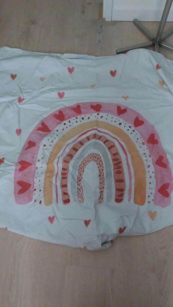 Leuk peuterdekbedovertrek met regenboog., Kinderen en Baby's, Kinderkamer | Beddengoed, Zo goed als nieuw, Dekbedovertrek, Roze