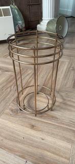 Gouden plantenstandaard, Ophalen