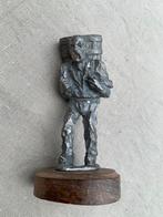 Tinnen? beeldje man met mand, Antiek en Kunst, Kunst | Beelden en Houtsnijwerken, Ophalen of Verzenden