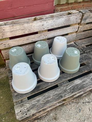 Kunststof bloempotten 6 stuks licht grijs en groen  beschikbaar voor biedingen