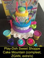 KLEISET Play-Doh Sweet Shoppe Cake Mountain (ZGAN + extra's), Ophalen, Zo goed als nieuw, Knutselen