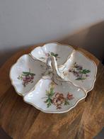 Brocante Serveerschaal met Dekseldoos - Bloemen biedermeier, Antiek en Kunst, Antiek | Porselein, Ophalen of Verzenden