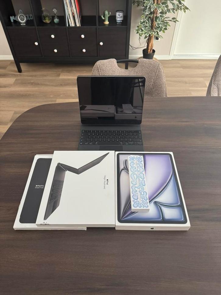 ipad Air 13” - M2 - WiFi -256GB - Pencil Pro- Magic Keyboard, Computers en Software, Apple iPads, Zo goed als nieuw, Apple iPad Air