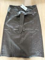 Faux-leather overslag rok. Mt.40. Nieuw., Maat 38/40 (M), Bruin, Nieuw, Ophalen of Verzenden