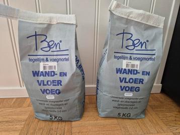 Ben wand- en vloer voeg Crème  beschikbaar voor biedingen