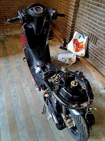 voor onderdelen/ motobi 50 cc 4 takt beschikbaar voor biedingen