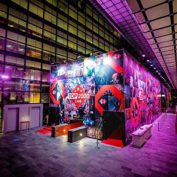 Gezocht ruilen tickets top 2000 cafe 30 december, Tickets en Kaartjes, Evenementen en Festivals, Drie personen of meer