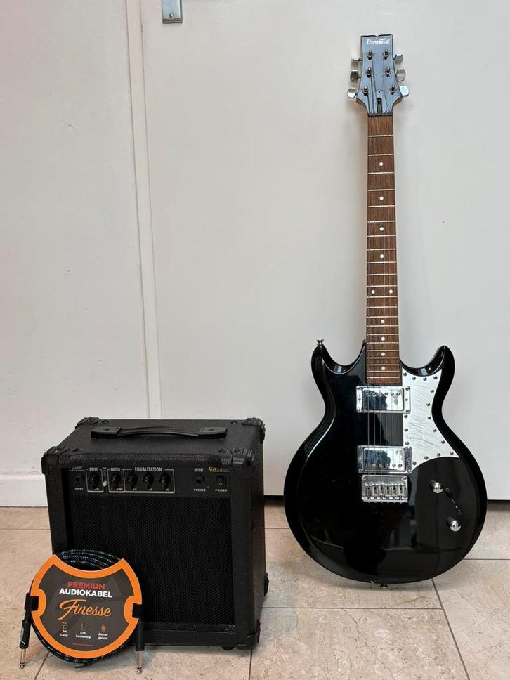 Complete Ibanez Elektrische Gitaar Set + Versterker, Muziek en Instrumenten, Snaarinstrumenten | Gitaren | Elektrisch, Gebruikt