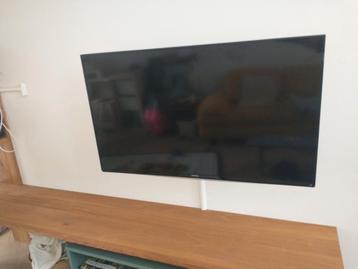Samsung (100cm, 8 jaar oud) incl muurbeugel universeel beschikbaar voor biedingen