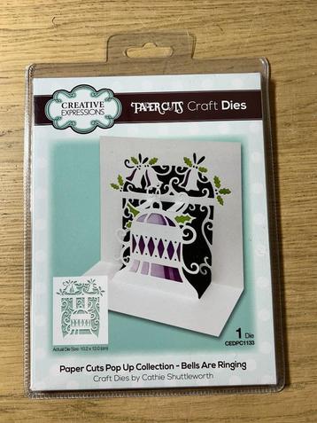 NIEUW | Creative Expressions Paper Cuts Snijmal Kerstbel beschikbaar voor biedingen