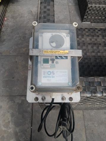 Tijdschakelaars voor lichtmasten met 2 aansluitingen +/- 65  beschikbaar voor biedingen