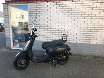 DIKKE VESPA SPRINT S 45KM BROM MAT  NOTTE 2020 6000