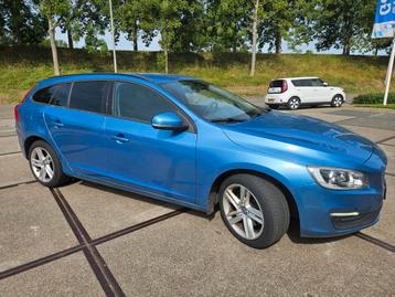 Volvo V60 2.0 T3 152pk 2016 Blauw benz. beschikbaar voor biedingen