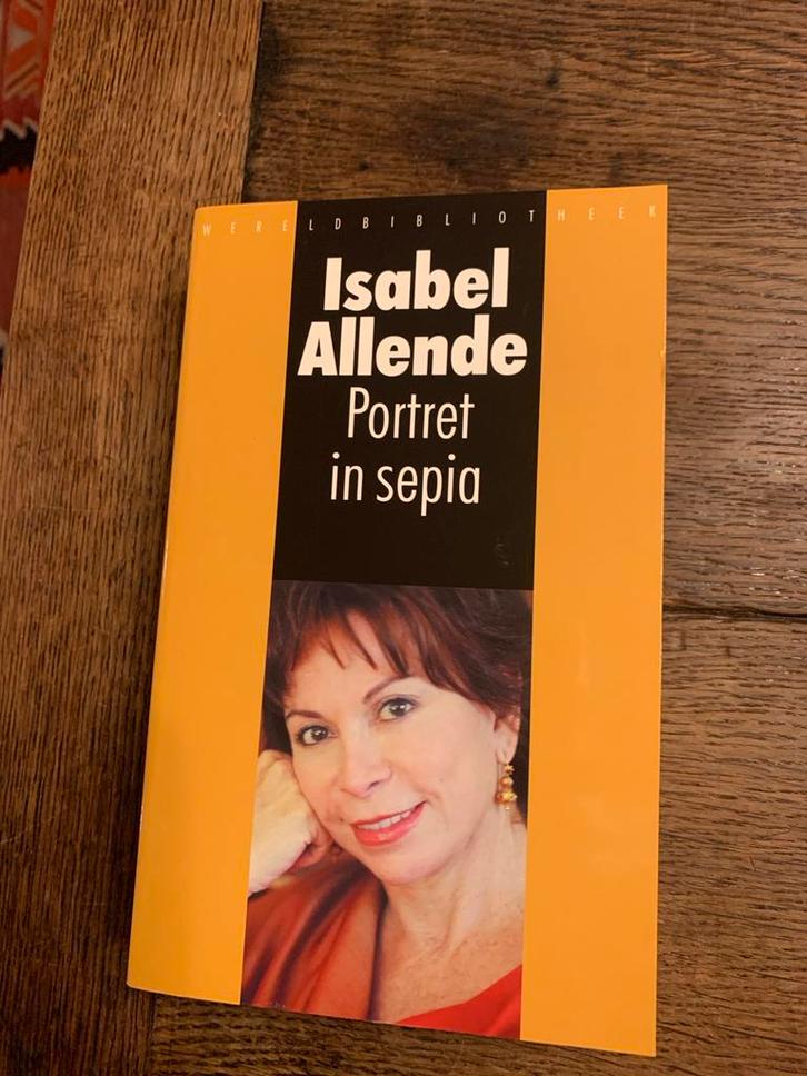 Isabel Allende - Portret in Sepia, Boeken, Literatuur, Gelezen, Nederland, Ophalen of Verzenden