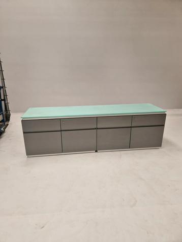 Dressoir met glasplaat, B232xH70xD58, gebruikt beschikbaar voor biedingen
