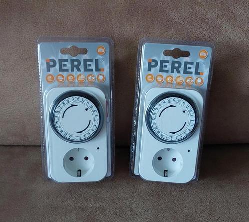 2x Stroomtijdklok met instelbaar 24-uurs tijdsslot, Doe-het-zelf en Verbouw, Elektra en Kabels, Nieuw, Schakelaar, Ophalen of Verzenden