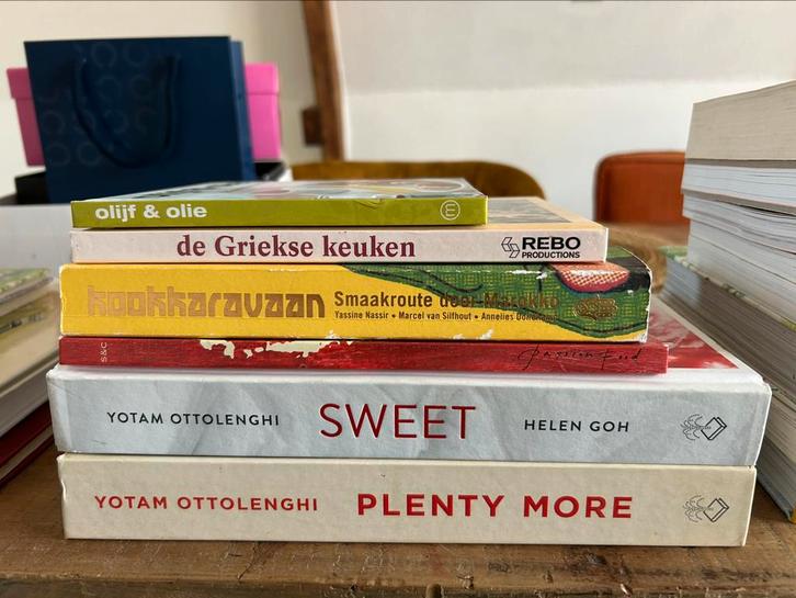 6 kookboeken waaronder ( niet meer) Ottolenghi, Boeken, Kookboeken, Zo goed als nieuw, Ophalen of Verzenden
