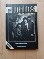 Boek + cd The Outsiders-Beat Legends, Ophalen of Verzenden, Zo goed als nieuw, Artiest
