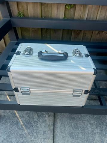 Make-up koffer / beautycase beschikbaar voor biedingen