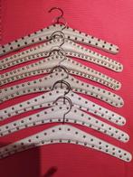 Vintage witte en crème lederen studs knaapjes, Kleding | Dames, Kledinghangers, Ophalen of Verzenden, Hout