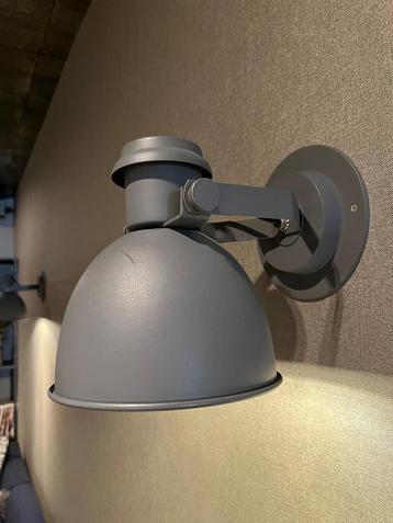 Wandlamp grijs 4 stuks beschikbaar voor biedingen