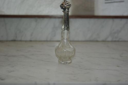 Parfum flesje  ( Zilver dopje, Antiek en Kunst, Antiek | Glas en Kristal, Ophalen of Verzenden