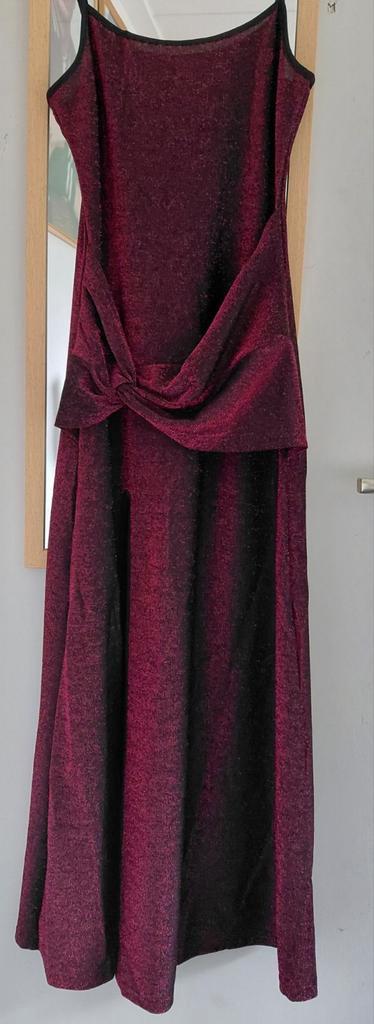 Bordeauxrode gala jurk met split maat M, Kleding | Dames, Gelegenheidskleding, Zo goed als nieuw, Galajurk, Maat 38/40 (M), Rood