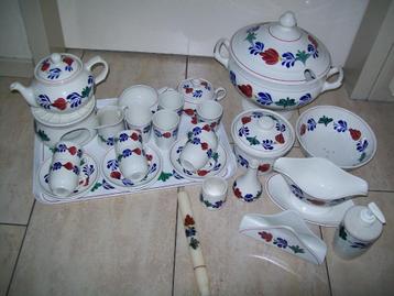 boerenbont servies 35 stuks merk boerenbont Boch made in bel