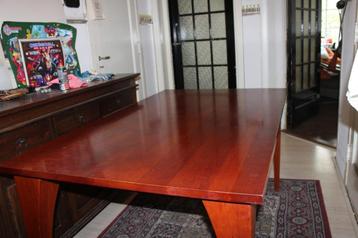 eetkamer tafel  beschikbaar voor biedingen