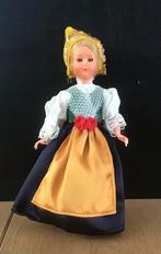 Klederdracht poppen, diverse landen, Ophalen