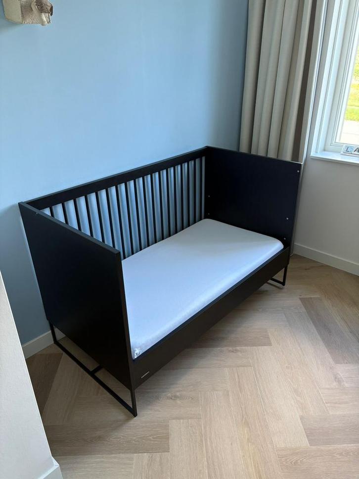 Kidsmill modular babykamer / bed / commode / kast, Kinderen en Baby's, Kinderkamer | Bedden, Zo goed als nieuw, 180 cm of meer