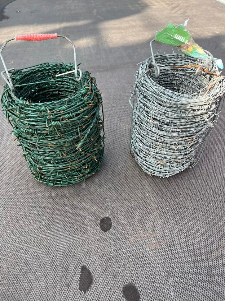 Prikkeldraad 50 m per rol – Verzinkt of Groen, Tuin en Terras, Gaas en Draad, Zo goed als nieuw, Prikkeldraad, 20 meter of meer