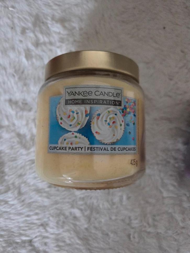 Yankee candle nieuw!, Huis en Inrichting, Woonaccessoires | Kandelaars en Kaarsen, Nieuw, Kaars, Minder dan 25 cm, Overige materialen