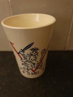 Vintage Beker 5 Mei 1945-1955, Kunststof, Gebruikt, Schaal, Rond
