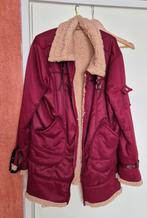 Nieuwe donkerrode met warme teddy voering maat XL., Kleding | Dames, Jassen | Winter, Ophalen of Verzenden, Nieuw, Maat 46/48 (XL) of groter