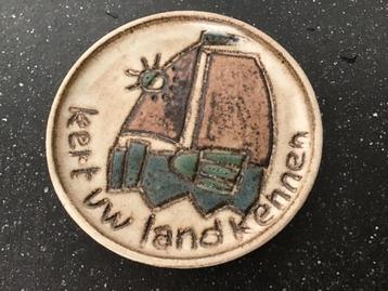 Hannie Mein Wandbord  leert uw land kennen. beschikbaar voor biedingen