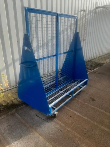 Metalen transportkar zeer solide 160x90x180 cm beschikbaar voor biedingen