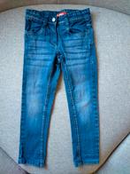 Zgan! Mooie donkerblauwe jeans van Wibra! Mt 110, Broek, Meisje, Ophalen of Verzenden, Zo goed als nieuw