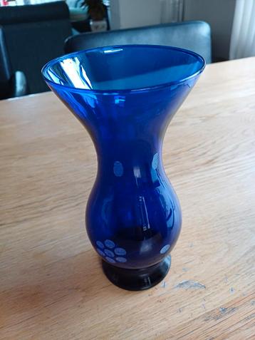 Retro Blauwe Glazen Vaas beschikbaar voor biedingen