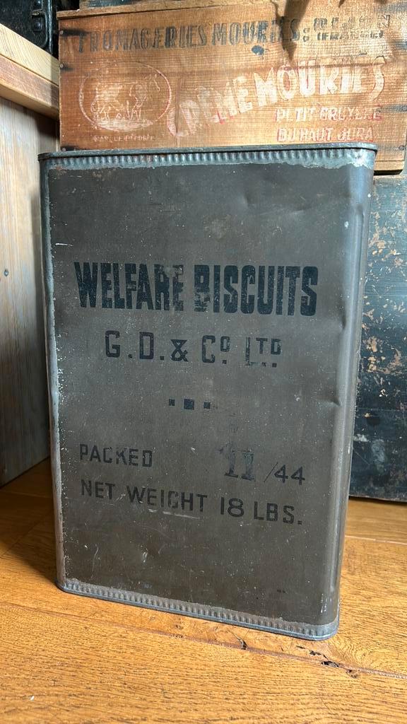 Groot engels welfare biscuitsblik uit jaren 40, Antiek en Kunst, Curiosa en Brocante, Ophalen of Verzenden
