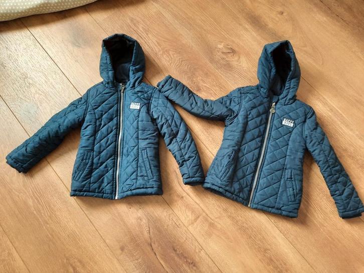 Tweeling meisjes Winter jasjes maat 104, Kinderen en Baby's, Tweelingen en Meerlingen, Zo goed als nieuw, Kleding, Ophalen of Verzenden